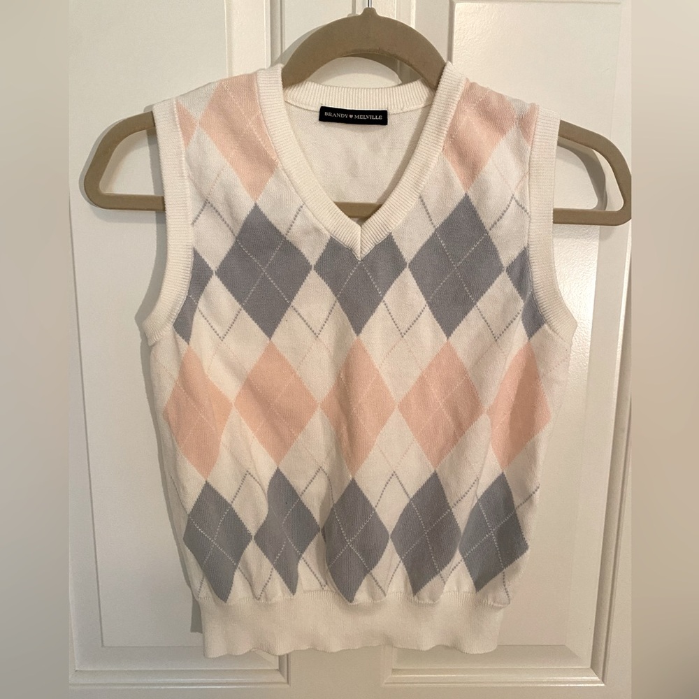 Brandy Melville v-neck argyle sweater vest. One size.